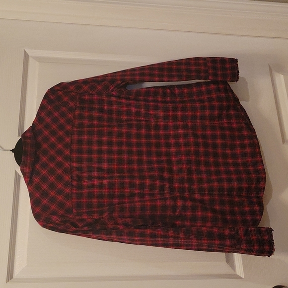 Women's Eddie Bauer button front Top - Picture 8 of 10